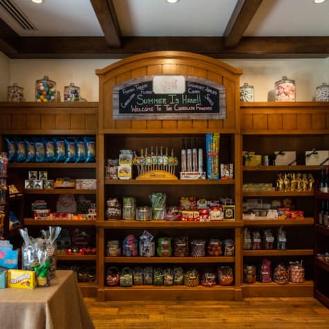 svr_chocolatefoundry_dining_summer_2022_gilmour_hayden_15