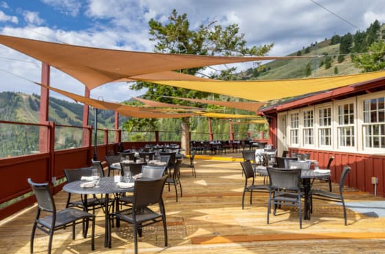 svr_dining_roundhouse_wyattcaldwell_2025_2