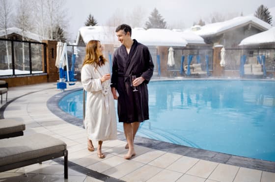 svr_lodgepool_swimming_couple_winter_2019_maybery_hillary_5