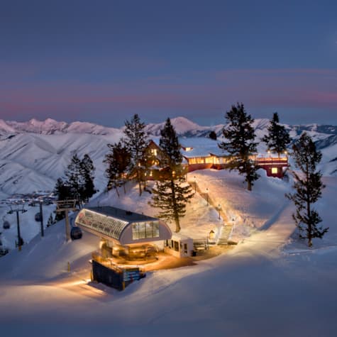 svr_roundhouse_scenic_winter_2012_syms_kevin