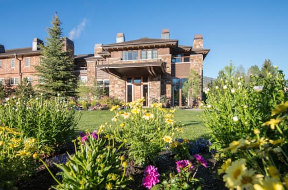 svr_spa_exterior_summer_2016