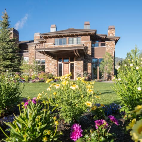 svr_spa_exterior_summer_2016