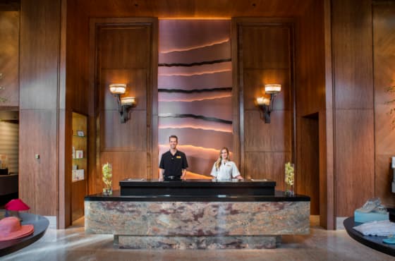 svr_spa_lobby_frontdesk_summer_2015_syms_kevin_1
