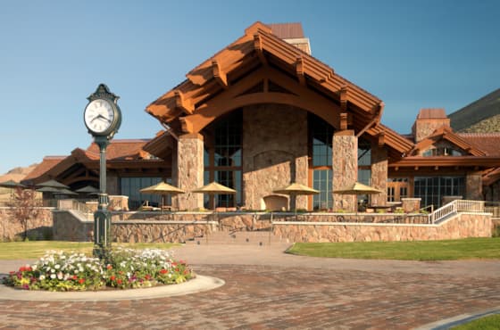 svr_svclub_dining_exterior_summer_2012_4