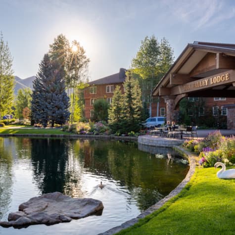 svr_svlodge_lodging_exterior_summer_2019_dondero_steve_3