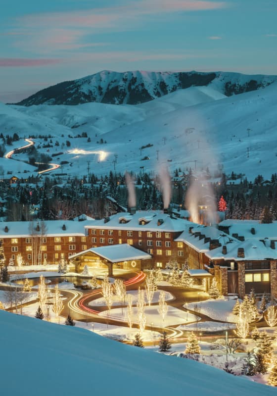 svr_svlodge_lodging_scenic_winter_v1