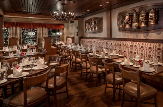 svr_theram_dining_winter_2017_syms_kevin_5