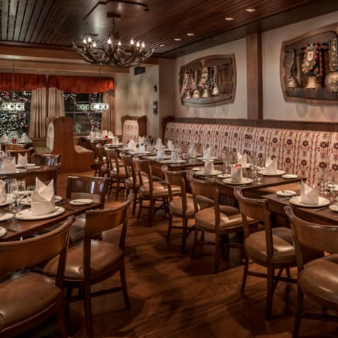 svr_theram_dining_winter_2017_syms_kevin_5