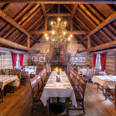 svr_trailcreekcabin_dining_family_winter_2019_dondero_steve_11