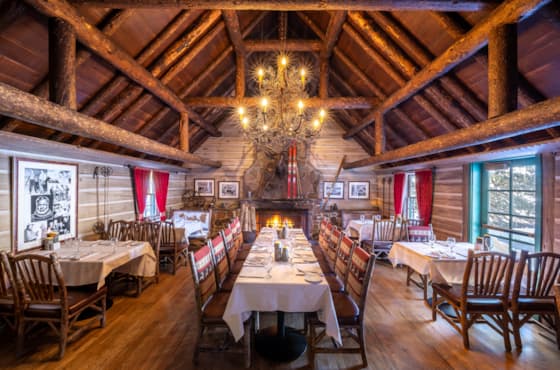 svr_trailcreekcabin_dining_family_winter_2019_dondero_steve_11