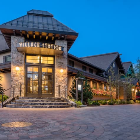 svr_villagestation_dining_exterior_summer_2018_dondero_steve_2